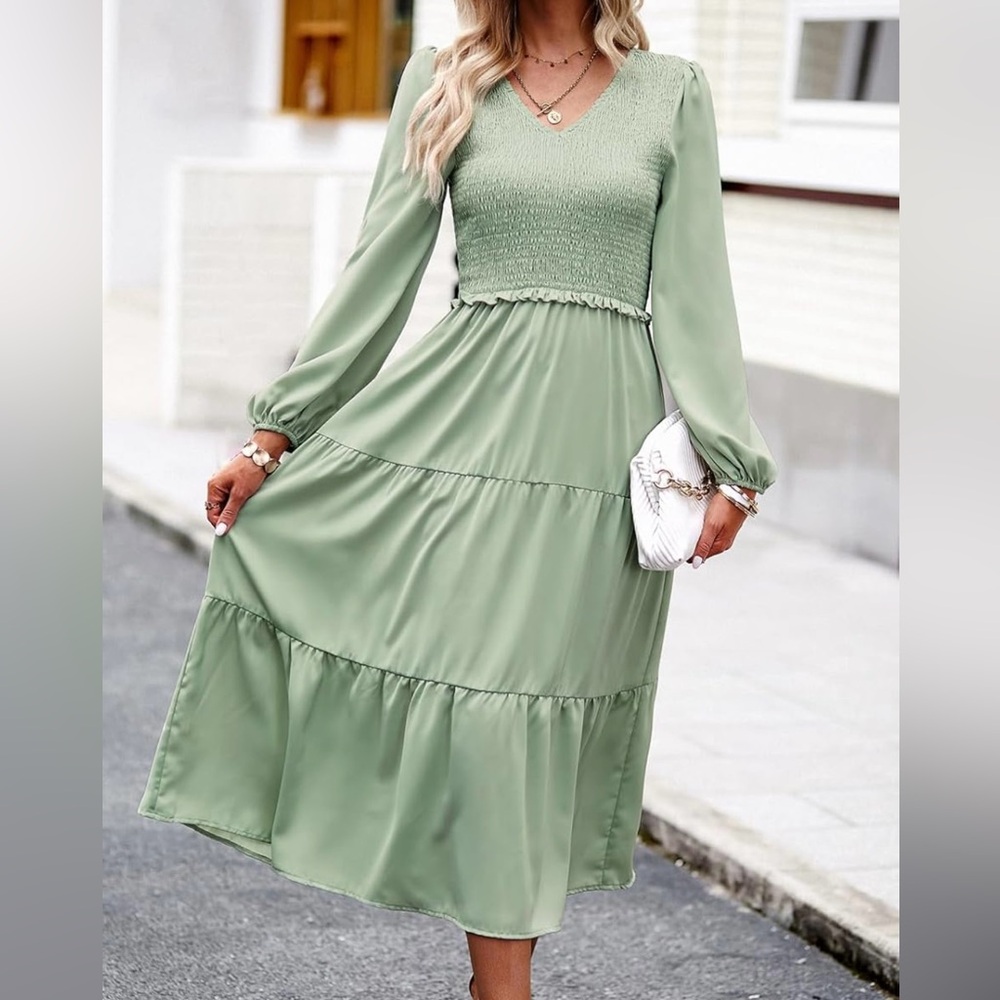 Elegant Green Smocked Tiered Midi Dress Size XL - Picture 2 of 7